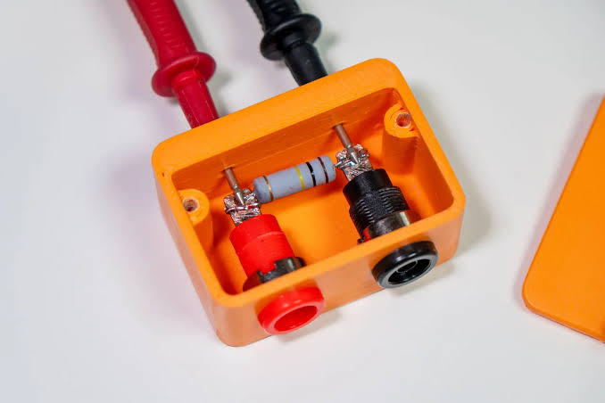 Ceramic wirewound discharge resistor